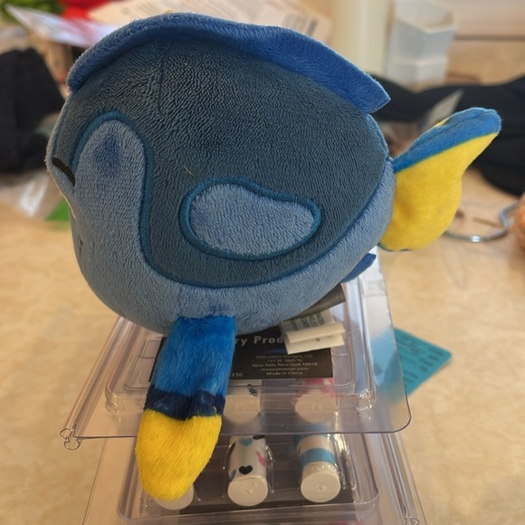 HALLMARK FLUFFBALLS Disney Finding Nemo DORY 3" PLUSH BALL ORNAMENT Stuffed, EUC - Picture 2 of 3